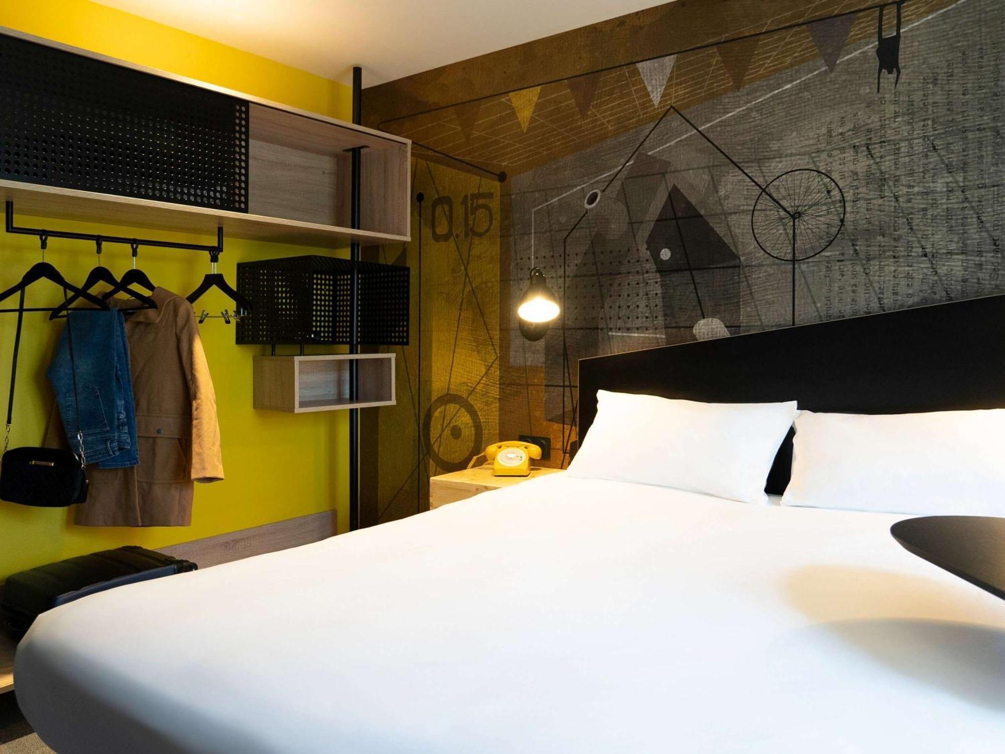 Hotel Ibis Styles Dreux Centre Gare Exterior foto